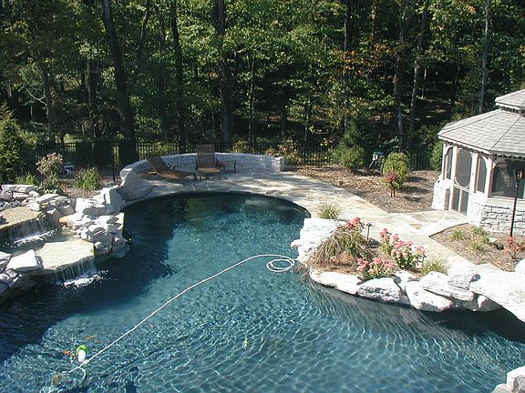 4th image of 4941 Woodhaven Dr