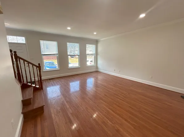 6443 McCoy Rd, Centreville, VA 20121