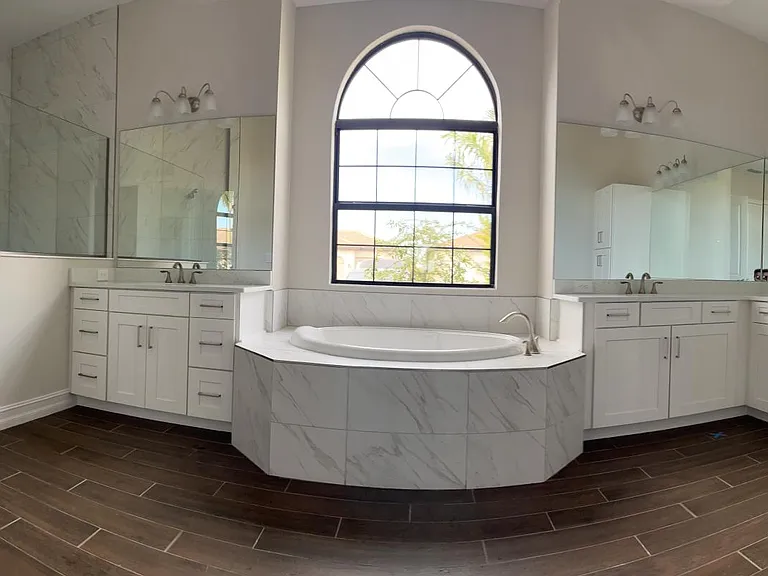 597 Maraviya Blvd — Photo 9