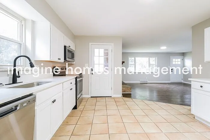 266 Harvest Ln — Photo 4
