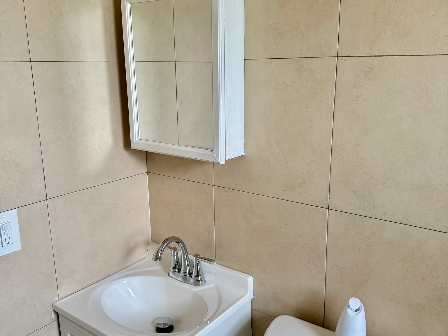 2 bed, 1.5 bath, 1100 sqft, $1,150 — Photo 2
