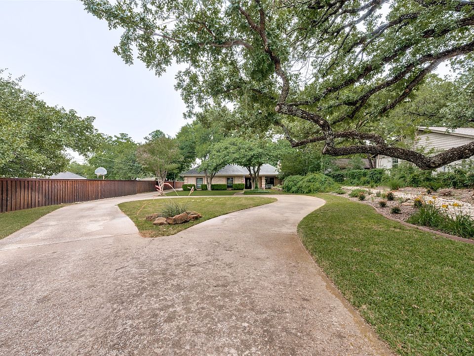 1st image of 9004 Martin Dr