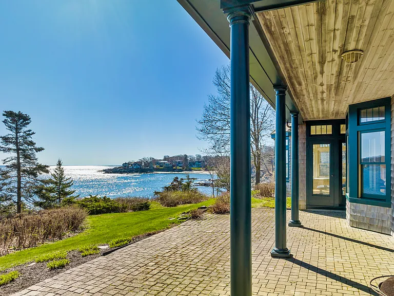 876 Shore Rd — Photo 38