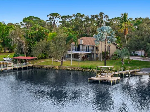 2208 River Oak Ln, Fort Myers, FL 33905