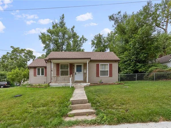 10824 W 57th Ter, Shawnee, KS 66203