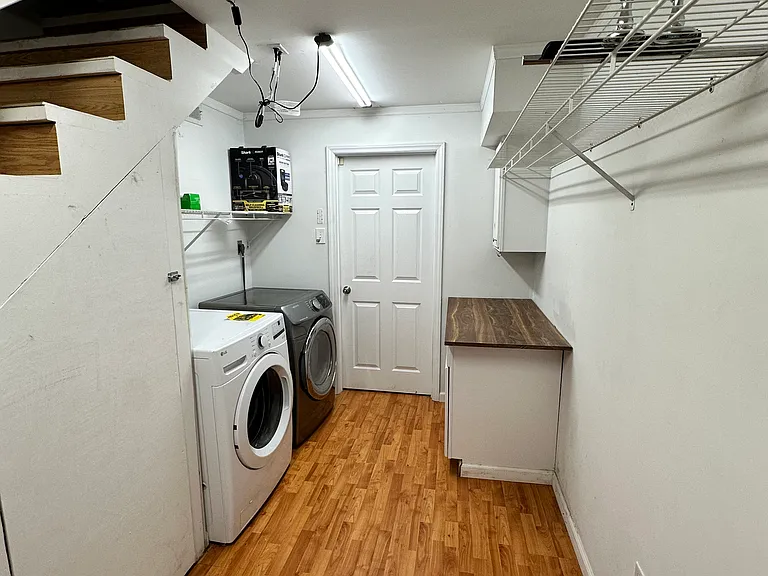 420 Hialeah Dr — Photo 14