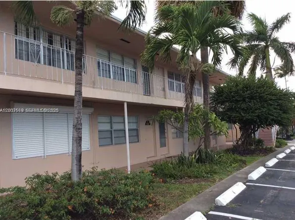 230 SW 11th Ave APT 14, Hallandale, FL 33009