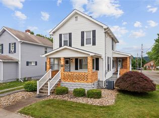 1823 Devonshire Rd, Coraopolis, PA 15108