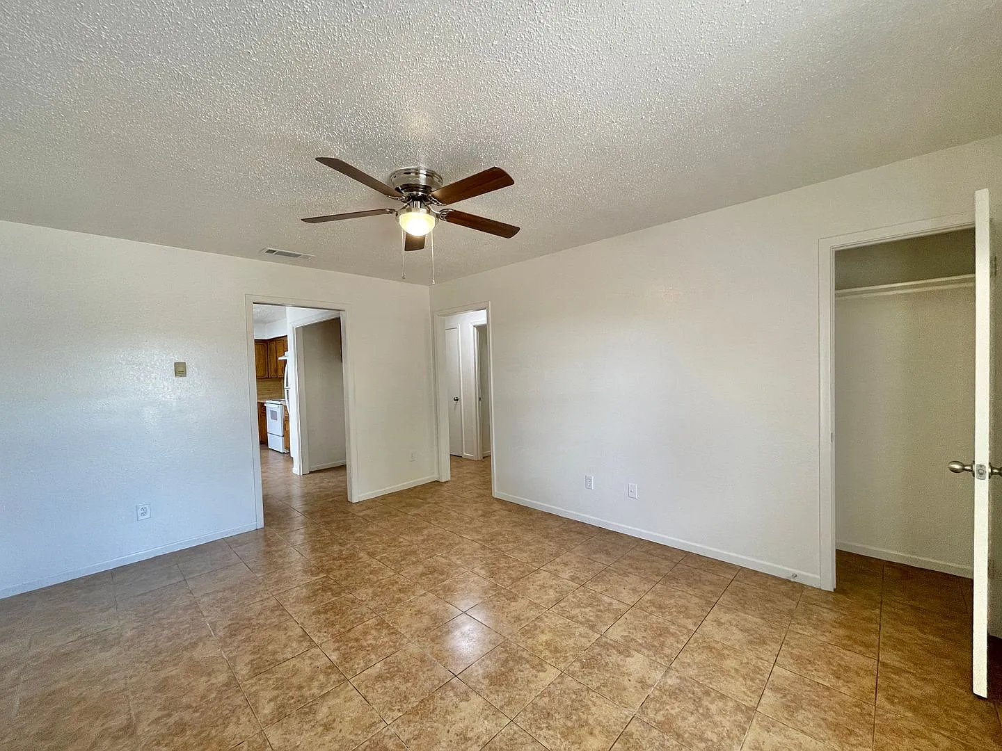 217 E. Beeline — Photo 2