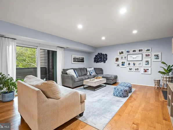 1811 Snow Meadow Ln Unit 201, Baltimore, MD 21209