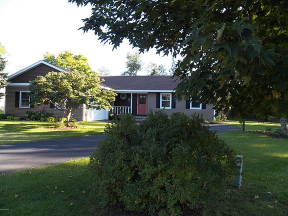 2nd image of 8203 Atlanta Ct NE
