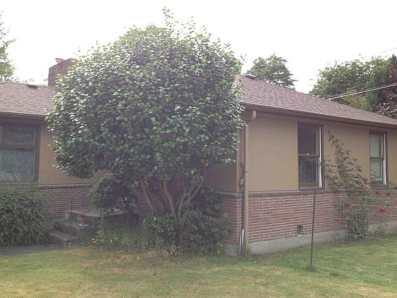 3rd image of 2305 NE 81st Pl
