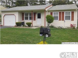 7 Chelsea Dr, Whiting, NJ 08759