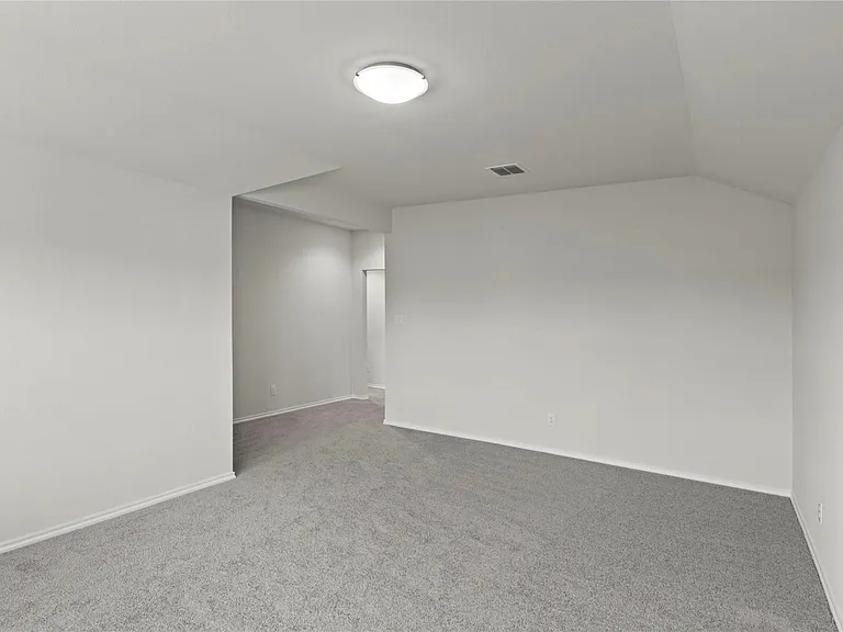 2112 Sesaro Dr — Photo 7