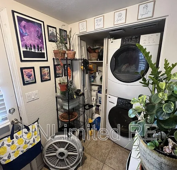 523 E Franklin Ave — Photo 11