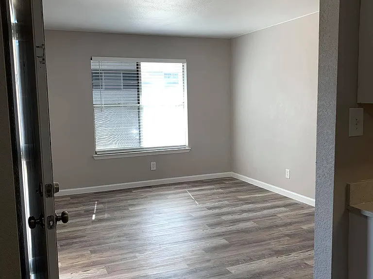 The Summit Apartments — Photo 24