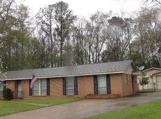 3641 Robert E Lee Dr, Millbrook, AL 36054