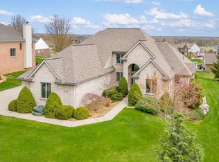 635 Woodsedge Ln, White Lake, MI