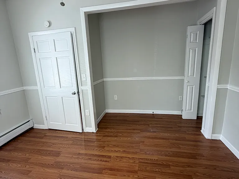 35 Catherine St #1 — Photo 13
