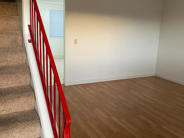 431 S Cheyenne St — Photo 3