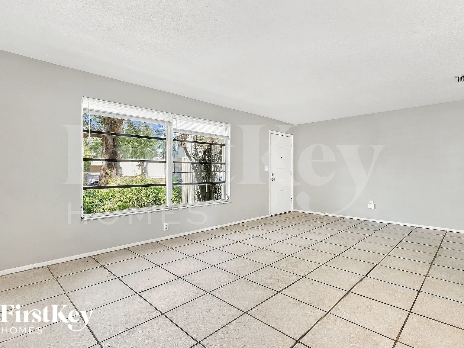 3 bed, 2.0 bath, 1500 sqft, $2,585 — Photo 2