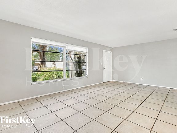 2nd image of 2526 13th Ave SW
