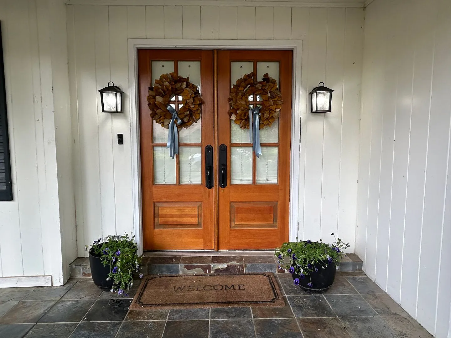 Great Location! Completely Renovated! Huge Backyard! Pets welcome, fees apply. — Photo 4