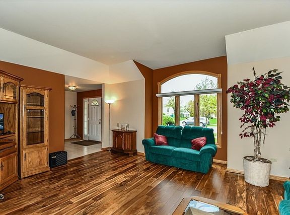 3rd image of 8408 Meadows Edge Trl