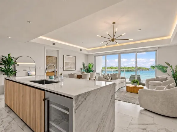 1020 Sunset Point Rd Unit 310, Clearwater, FL 33755