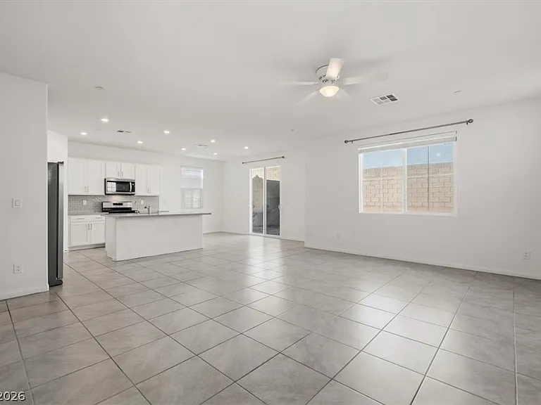 10920 Oregano Ave — Photo 4