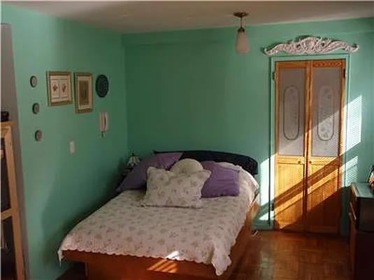 Sold by R New York | media 5