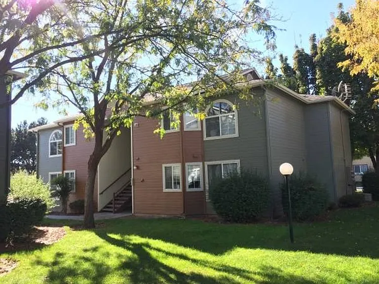 1428 N Raymond St — Photo 1
