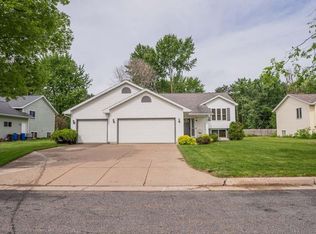 2606 Pine View Rd, Eau Claire, WI 54703
