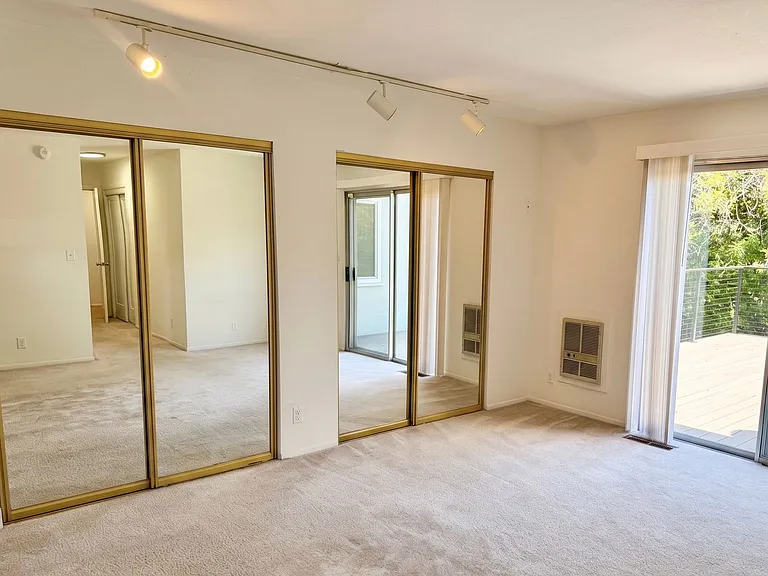 1608 Poplar Dr — Photo 17