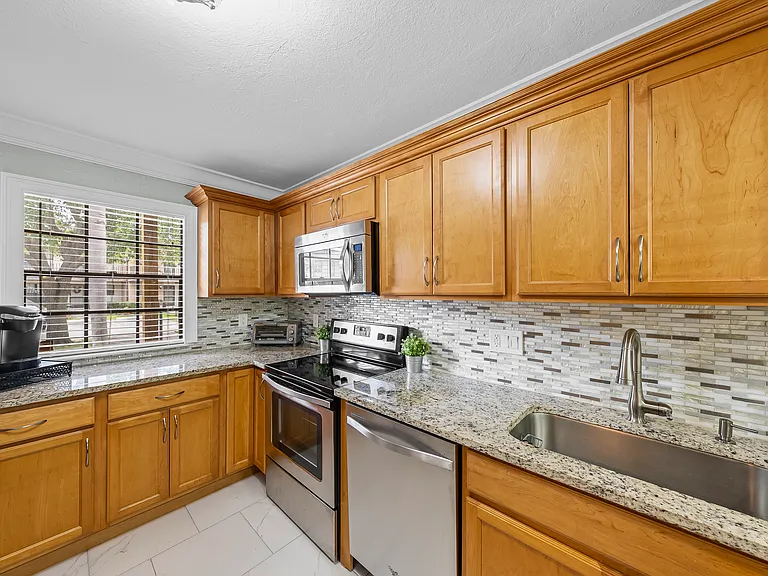 5312 Treetops Dr #H-102 — Photo 9
