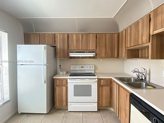 2nd image of 432 Bennington Ln #432