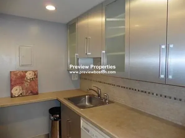 (undisclosed Address), Chestnut Hill, MA 02467