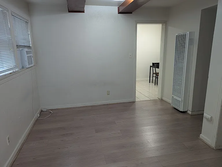 2119 I St #5 — Photo 1