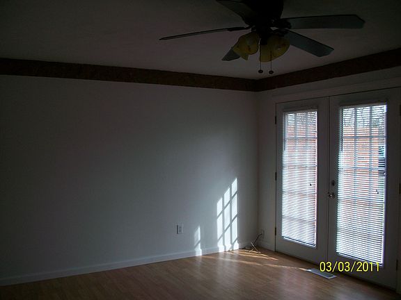 5th image of 341 Lutz Dr APT B