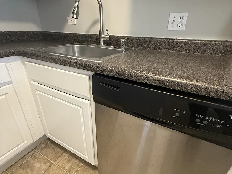 10 E Ontario Condos — Photo 22