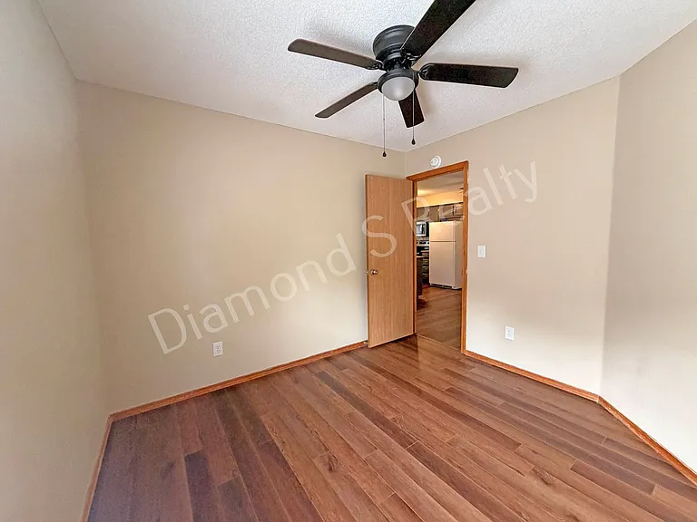 1413 W Rainey St — Photo 9