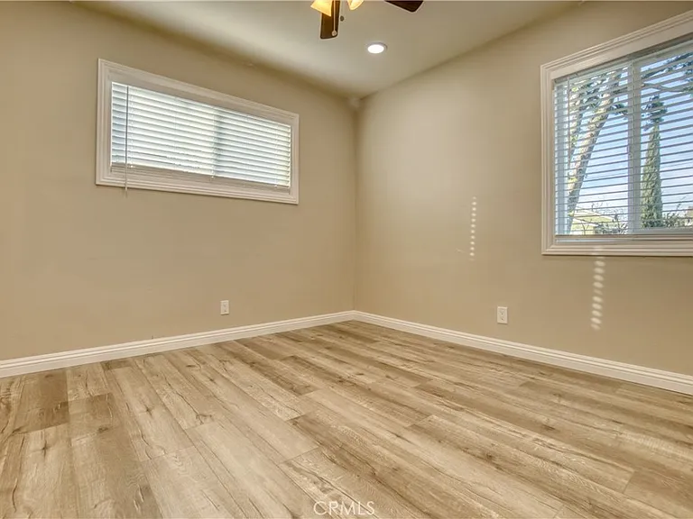 13903 S Zamora Ave — Photo 7