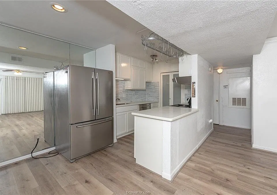 904 University Oaks Blvd #99