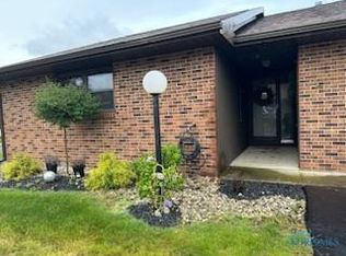 1800 Hillstone Dr, Findlay, OH 45840