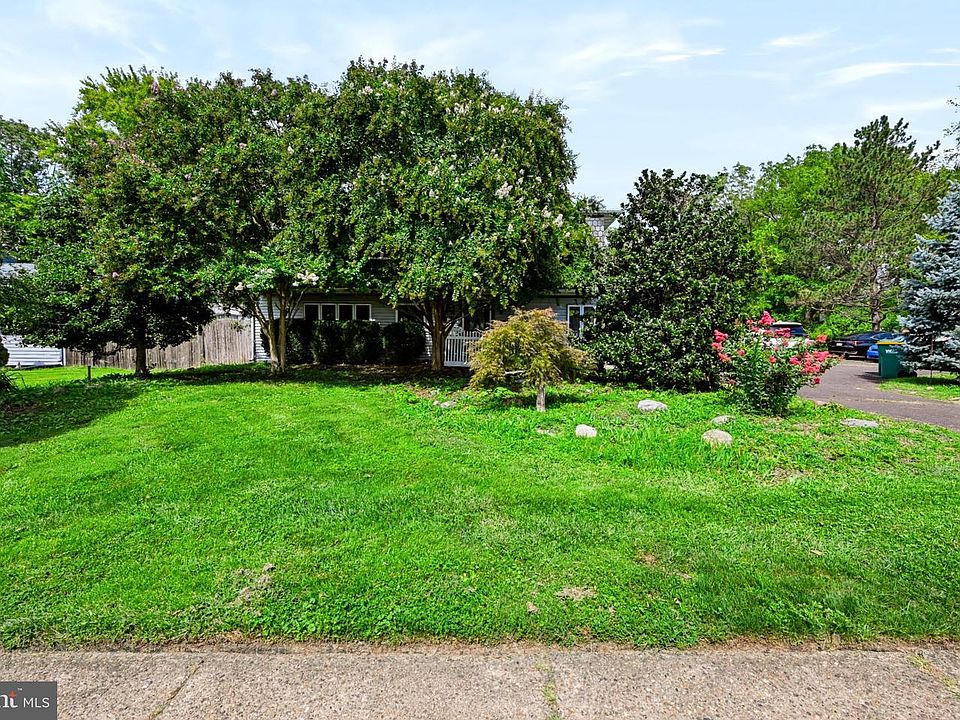 1st image of 313 Trenton Rd