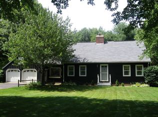 27 Bennett Rd, Hampden, MA 01036