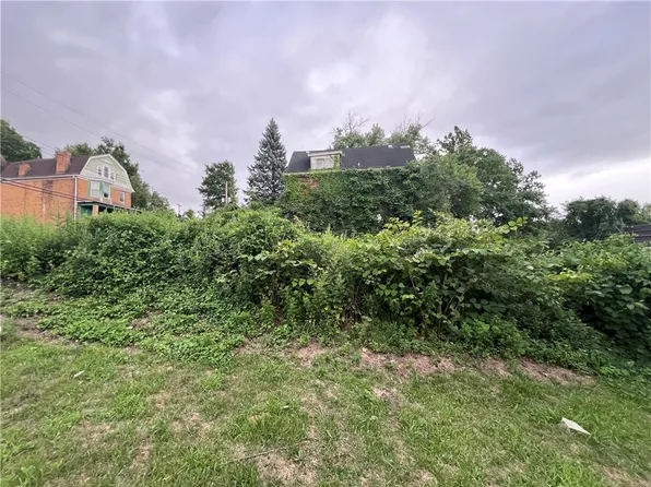4630 Chatsworth St, Pittsburgh, PA 15207