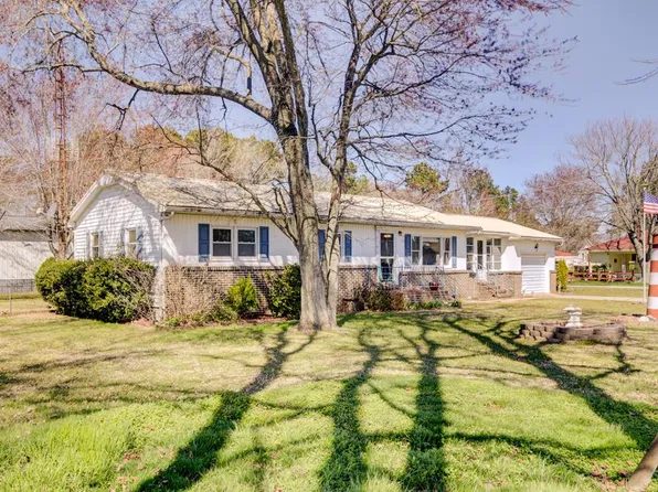 4295 Ridge Rd, Chincoteague Island, VA 23336