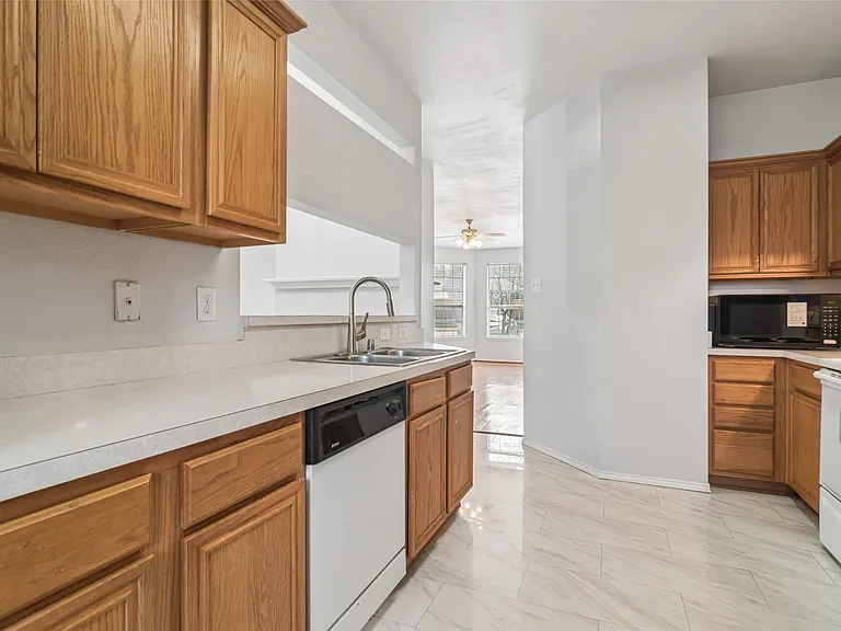 3805 Brandon Park Dr — Photo 9