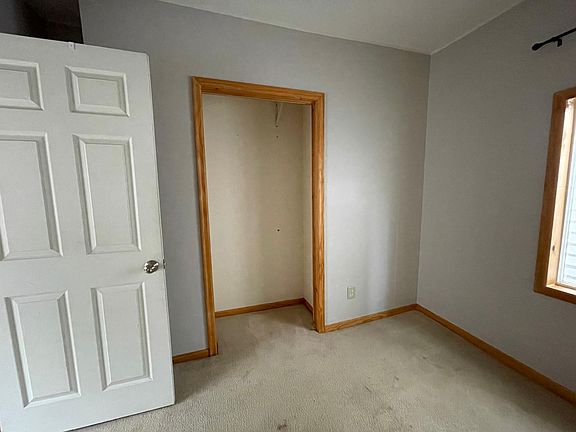 5th image of 452 Bidwell St